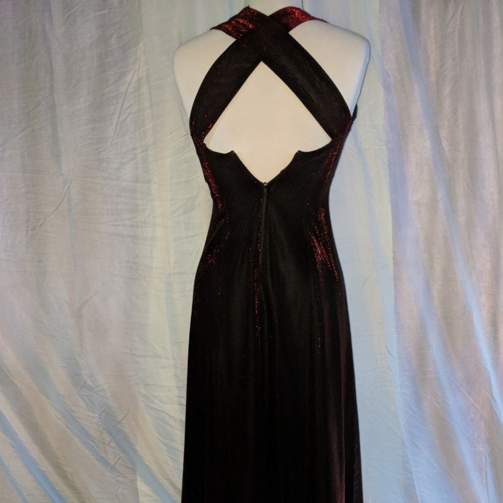 Black red shimmer evening gown